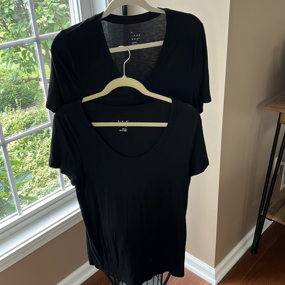 2 Top Bundle - Picture 8 of 8